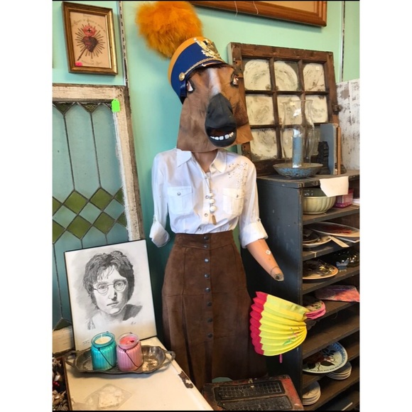 Meet your Posher, Jennifer - Picture 3 of 3